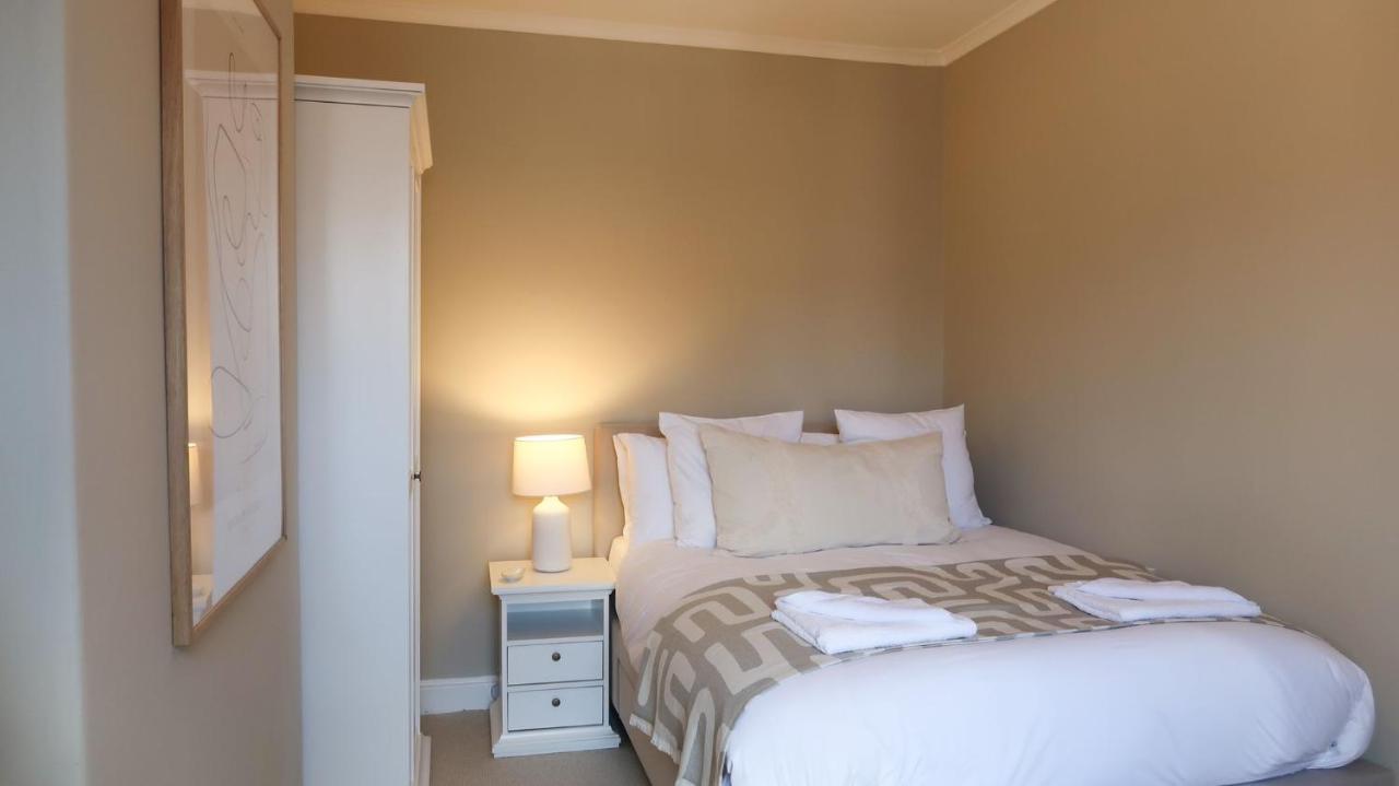 Luxury Living Outside The City Walls - Sleeps Six! チェスター エクステリア 写真