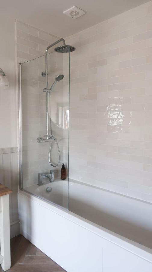 Luxury Living Outside The City Walls - Sleeps Six! チェスター エクステリア 写真