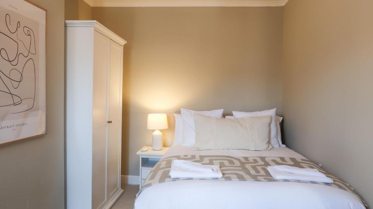 Luxury Living Outside The City Walls - Sleeps Six! チェスター エクステリア 写真