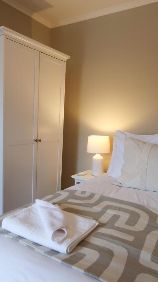 Luxury Living Outside The City Walls - Sleeps Six! チェスター エクステリア 写真