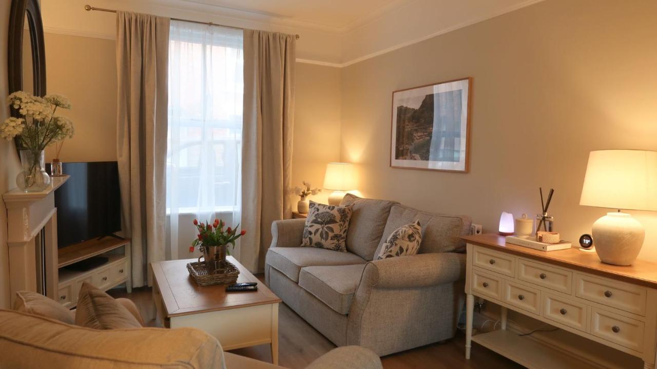 Luxury Living Outside The City Walls - Sleeps Six! チェスター エクステリア 写真