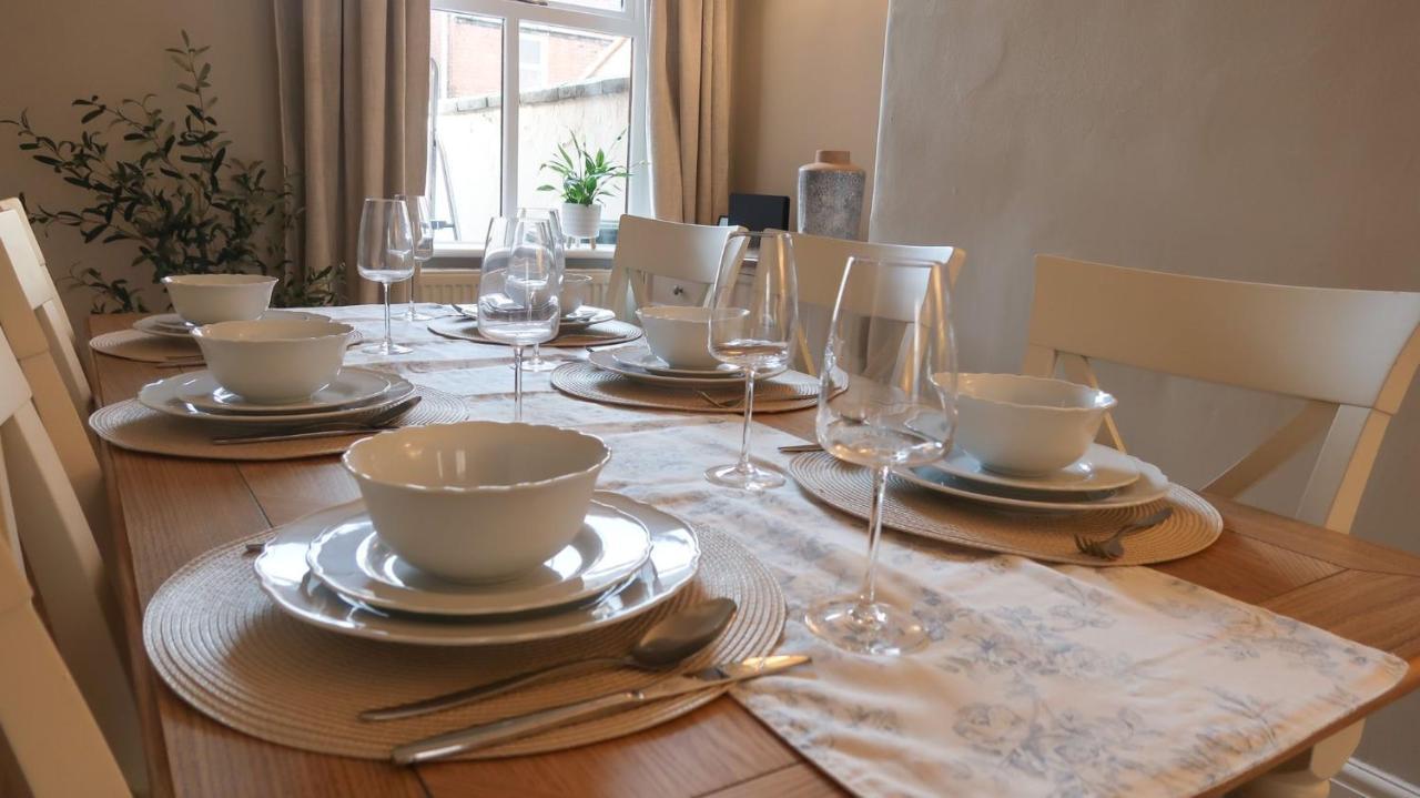 Luxury Living Outside The City Walls - Sleeps Six! チェスター エクステリア 写真