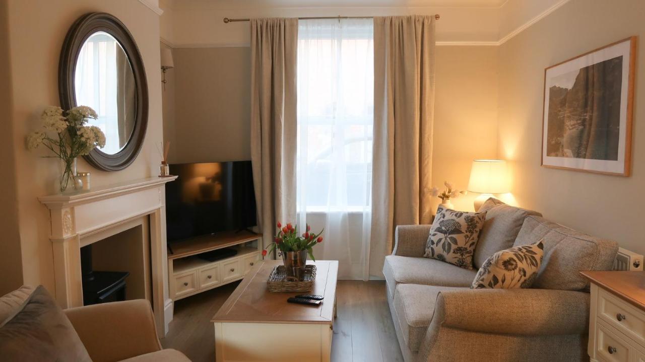 Luxury Living Outside The City Walls - Sleeps Six! チェスター エクステリア 写真
