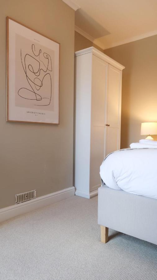 Luxury Living Outside The City Walls - Sleeps Six! チェスター エクステリア 写真